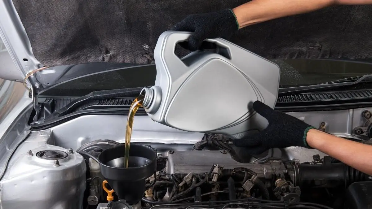 does motor oil expire?